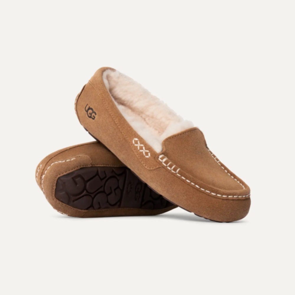 NEW IN BOX Ugg Ansley Moccasin Size 10